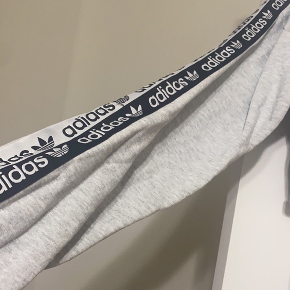 Adidas cropped sweatshirt - Picture 2 of 4